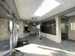 管理人さんがメンテナンスしてくれるエントランス。
