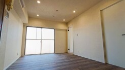 柔らかな光が満ち、心地よい広がりを感じさせる空間。