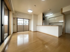 リビングは家具の配置も思いのまま。自由度が高い設計です。
