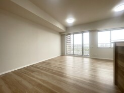リビングは家具の配置も思いのまま。自由度が高い設計です。

