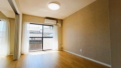 開放的なこの空間がお客様をお出迎えします。
