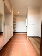 玄関がいつも片づく大容量シューズボックス。
