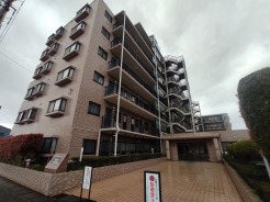 最寄り駅が徒歩11分。駅の近くに住めば、家族そろった朝食タイムがさらに楽しく。
