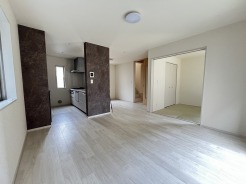 開放的なこの空間がお客様をお出迎えします。ＬＤＫは15帖。
