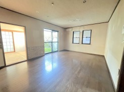 ご家族みんながゆったりくつろげる広々リビング。
