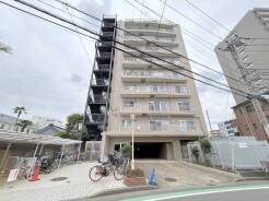 最寄り駅が徒歩4分。駅近に住めば、家族そろった朝食タイムがさらに楽しく。
