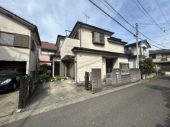 閑静な住宅地で、小さなお子様がいるご家族にも安心。
