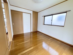 子供部屋には丁度良い洋室。サイズは6帖。
