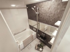 是非、足を伸ばして入って欲しいタイプのユニットバス。疲れの取れ方が違うかも。
