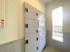 留守がちな世帯でもしっかり受け取れる宅配ボックス。
