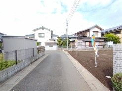 閑静な住宅地で、小さなお子様がいるご家族にも安心。
