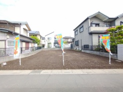 南道路に面した、陽当たり良好な物件です。

