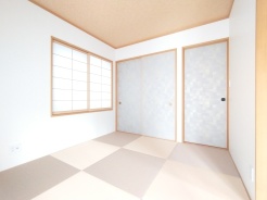お子様にとっていいお昼寝空間になる和室は、ぜひリビングのお隣で。
