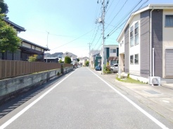 閑静な住宅地で、小さなお子様がいるご家族にも安心。
