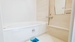 ユニットバスも新規交換。キレイなお風呂で疲れをリフレッシュ。