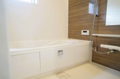 一日の疲れを癒す浴室は、広々１坪以上。
