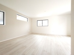 ご家族みんながゆったりくつろげる広々リビング。
