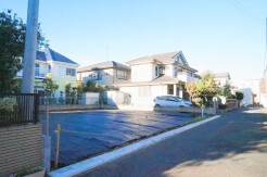 閑静な住宅地で、小さなお子様がいるご家族にも安心。
