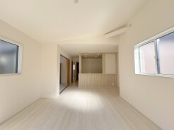 快適性とゆとりをデザインしたリビングは、広々した１７帖。
