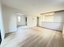 家族が自然に集りそうな広さが魅力のＬＤＫ。
