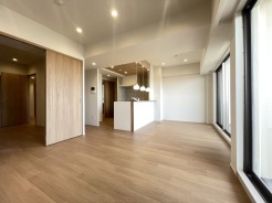 ご家族みんながゆったりくつろげる広々リビング。
