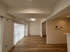 開放的なこの空間がお客様をお出迎えします。