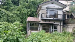 最寄り駅まで徒歩１０分の近さ。 忙しい朝が助かる立地、 暮らしにゆとりが生まれます。

