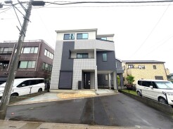 重厚感のある外壁にこだわったお家、是非ご覧ください〇