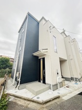 駅からも4分と利便性の良い立地の新築のお家です。