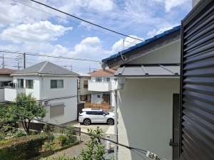 プライバシーの守られた立地背景、お家からの眺望も圧迫感がなく明るい室内のお洒落なお家！！