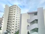 前面の住まいとの距離感があるから、圧迫感を感じません。
