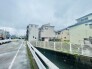 前面道路含む外観