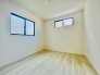2号棟 洋室は子供部屋にもちょうどいいサイズ感。

