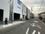 2号棟 前面道路含む現地写真

