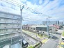 心地よい風と開放的な景色が広がり、穏やかな時間を過ごせる日常の風景です。