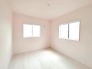 2号棟 今からここを誰のお部屋にしようか、そんな洋室。
