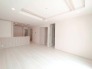 2号棟 ベースカラーと異なった配色の壁紙を使用。ちょっとお部屋の雰囲気が変わります。
