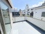 2号棟 青空が広がる開放的な空間で、心地よい風とゆとりを感じるプライベートなひとときを過ごせます。