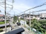 落ち着いた街並みが広がり、日々の暮らしに穏やかな安らぎを感じられる住環境です。