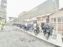 敷地内に駐輪場があります。
