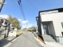 2号棟 前面道路含む現地写真

