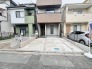 街並みに溶け込む洗練された佇まいが、日々の暮らしに穏やかな落ち着きをもたらしてくれる住まいです。