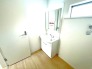 3号棟 お出かけ前の身だしなみに一歩差がつく三面鏡。
