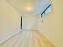 2号棟 洋室は子供部屋にもちょうどいいサイズ感。
