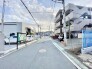 2号棟 前面道路含む現地写真
