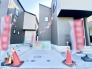 マイカースペースを１台分確保。現地で車幅と共にご確認ください。
