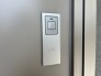 電子錠付き玄関扉