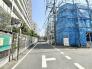 1号棟 前面道路含む現地写真
