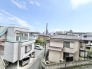 空の広がりを感じる穏やかな住環境が、日々の暮らしに心地よい開放感をもたらしてくれます。
