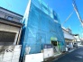 JR京浜東北・武蔵野線「南浦和」駅東口徒歩１分、提携駐車場もあります。エステート白馬南浦和店までお気軽にお問い合わせください。

